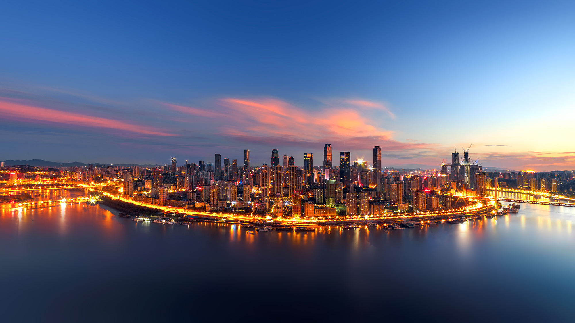 重庆—山水灵动之城，美丽时尚之都